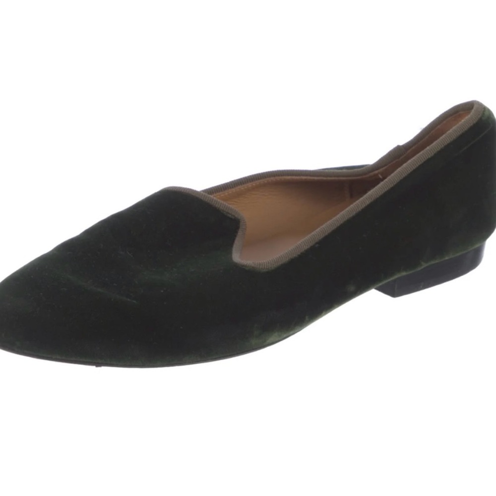 Chic Velvet Loafers in Forest Green